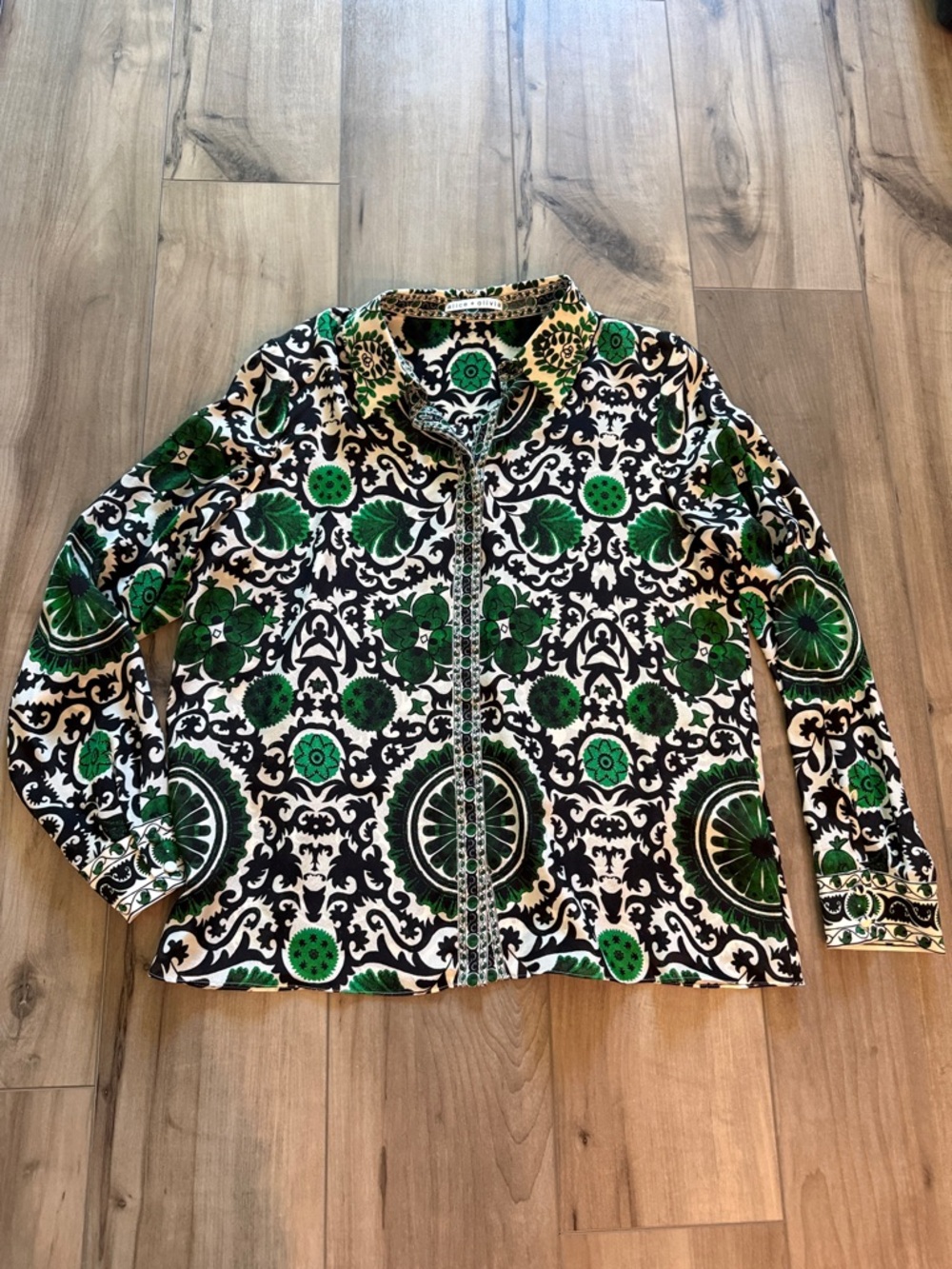 Alice + Olivia Willa Blouse Top. 100% Silk Shirt.  New without tags. - Picture 6 of 13